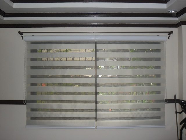 Partially Open Combi Blinds with a Code G102 Cream