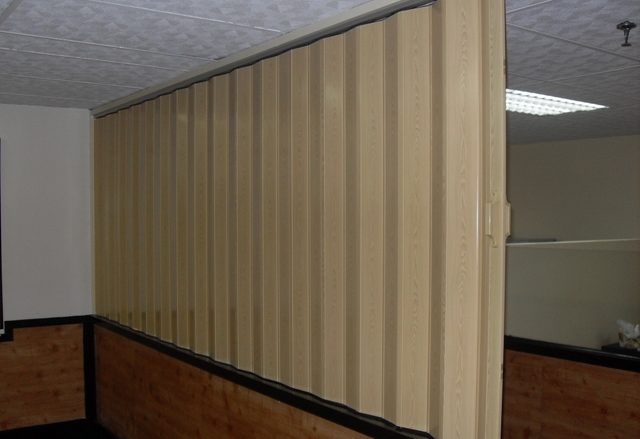 Deluxe Folding Door, Pine in Color