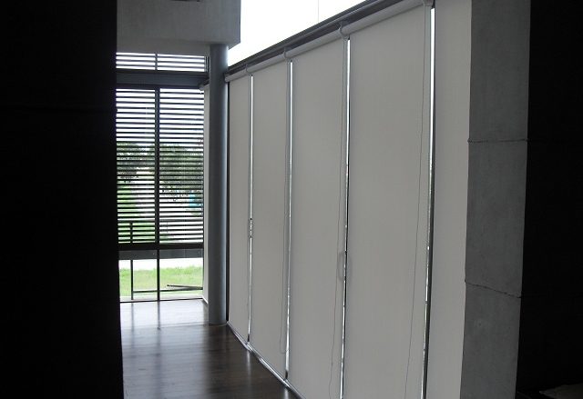 Roller Blinds : W5001 White