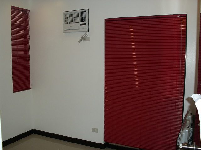 Pearl Red Mini Blinds: Simple yet Stylish Window Blinds