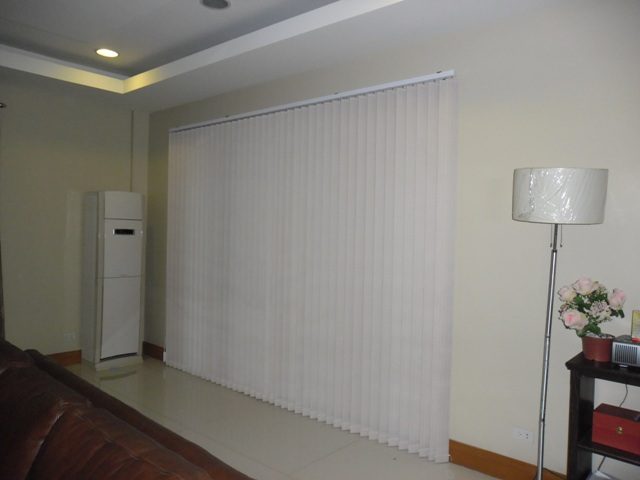 Fabric Vertical Blinds: V7551 WHITE