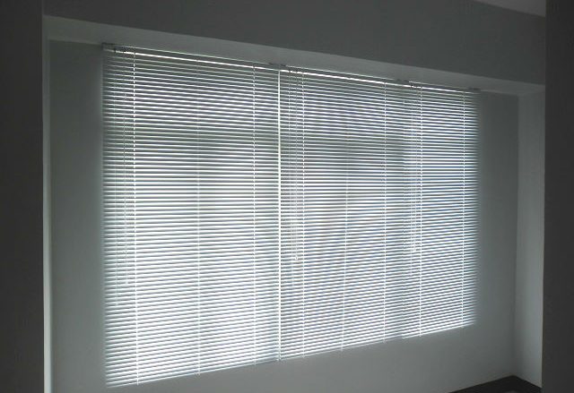 Mini Blinds: White Satin