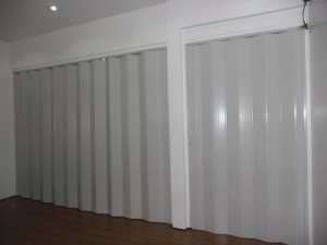 Folding Door: Deluxe Special: White