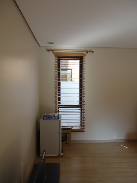 Faux Wood Blinds: Birch