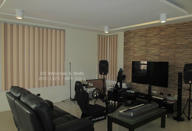 Gaming Room with Vertical Blinds