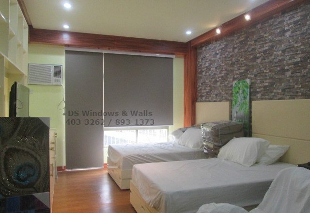 Roller blinds with valence