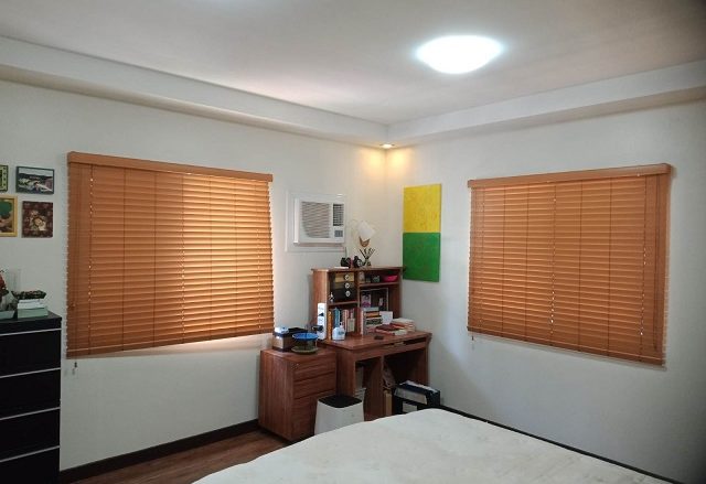 PVC wood blinds