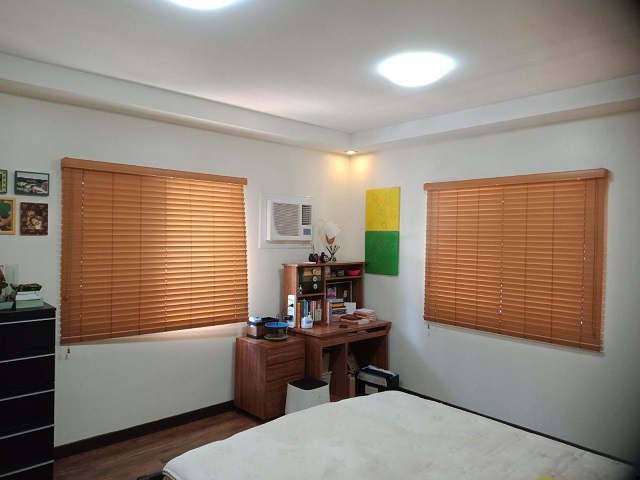 PVC wood blinds